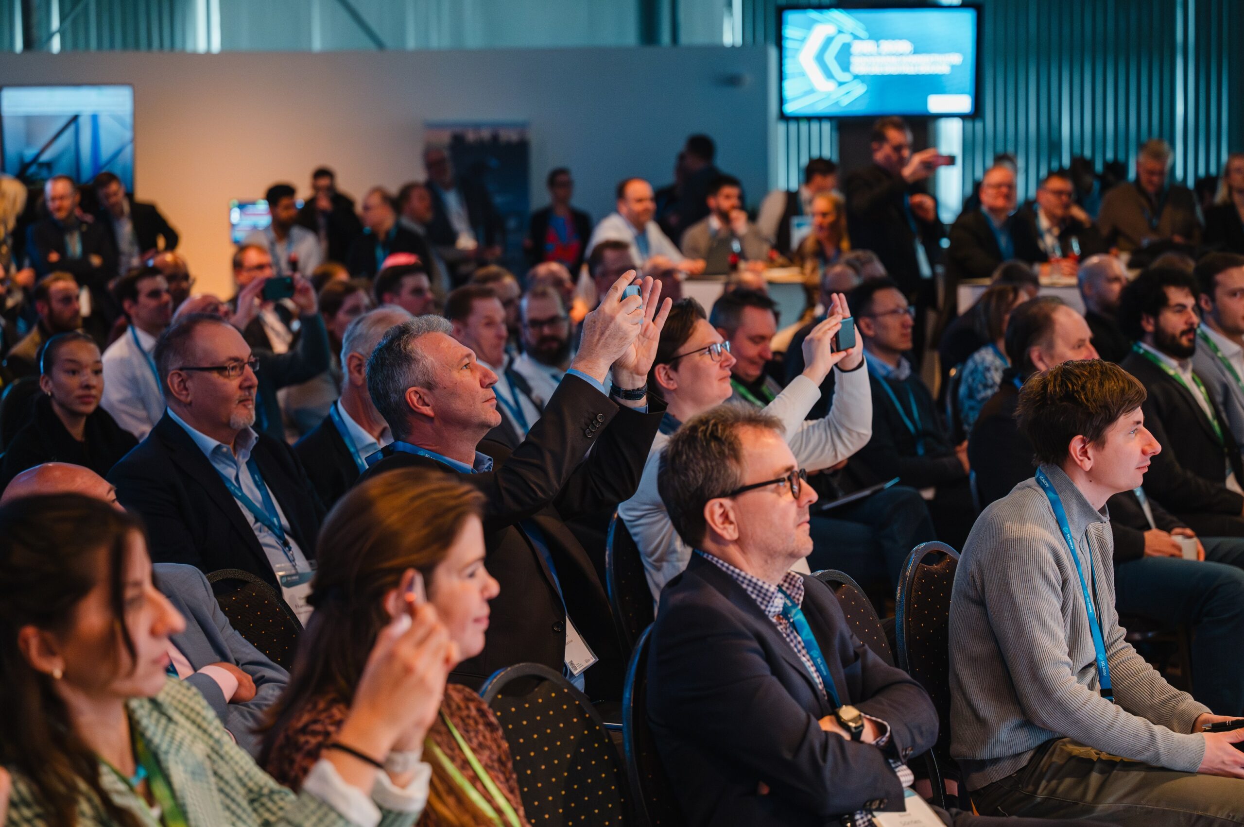 Zufriedene Besucher auf der 5G.NRWeek 2024. Foto: Ludger Staudinger 2024.